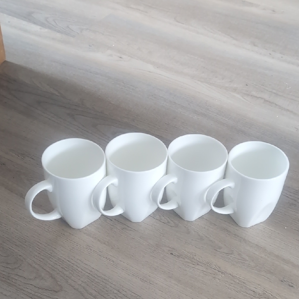 Elegant White Ceramic Mug Set